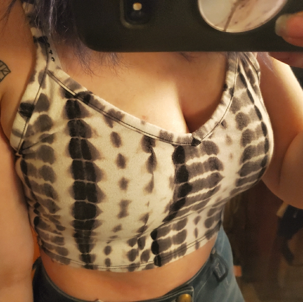 Crop top